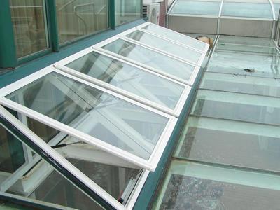 

側(cè)開型電動(dòng)采光排煙天窗

