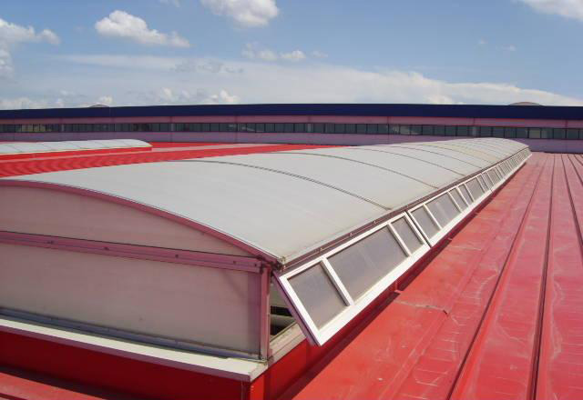 

側(cè)開型電動(dòng)采光排煙天窗

