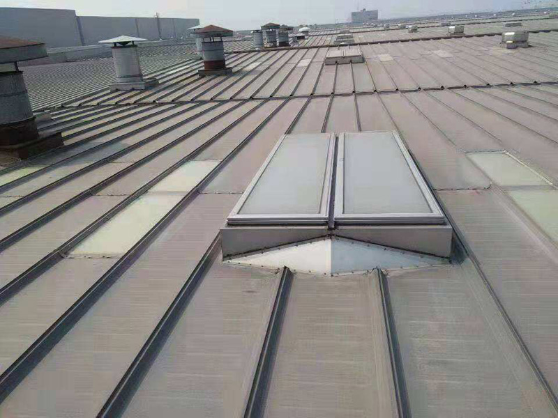 
一字型電動(dòng)采光排煙天窗
