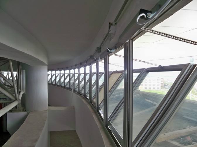 
電動采光排煙天窗
